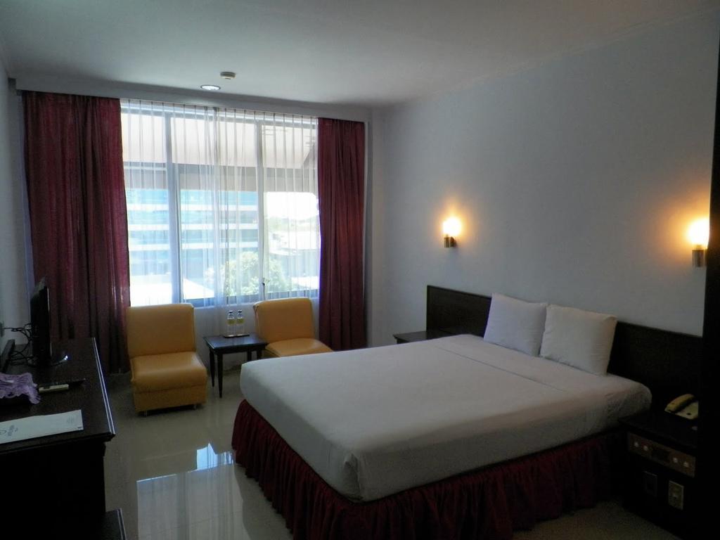 Hotel Prima Makassar Ruang foto