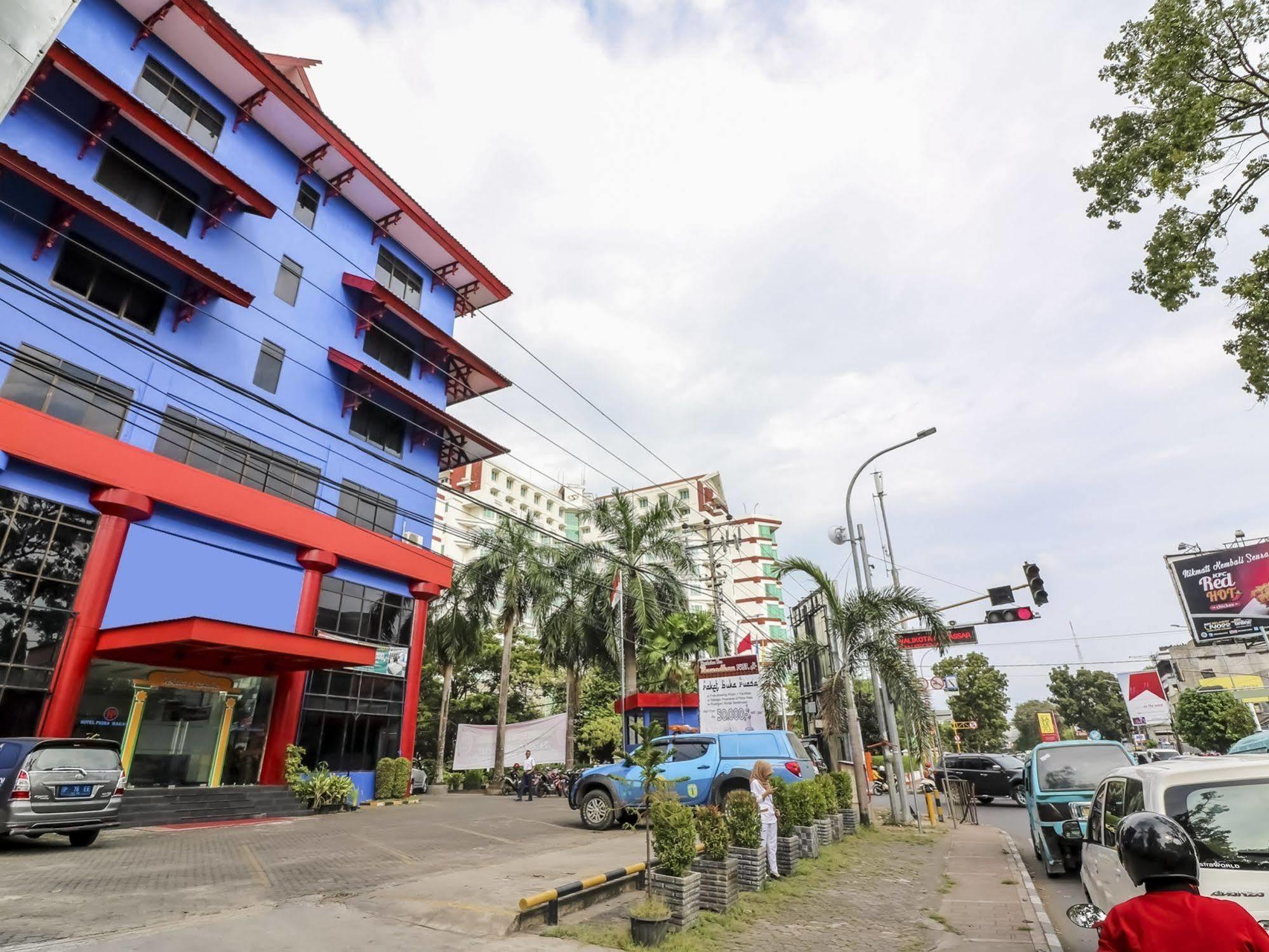 Hotel Prima Makassar Bagian luar foto